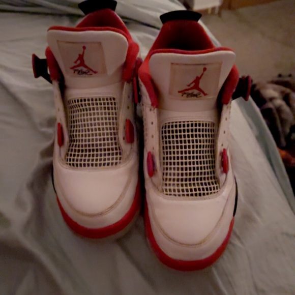 Fire red Jordan’s 7Y GS
